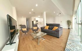 Moderno y lujoso apartamento CASTELAR